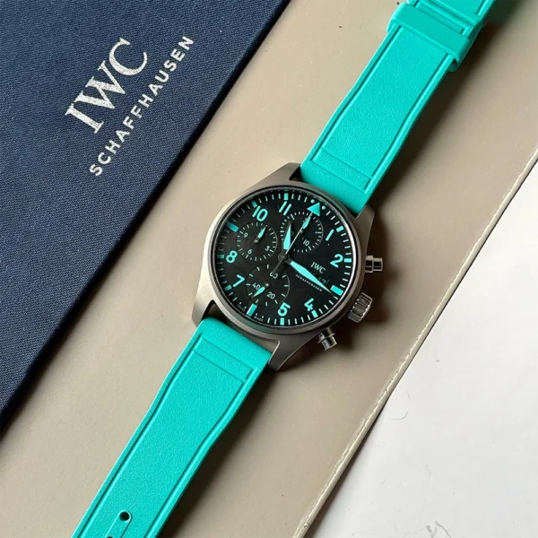 IWC pilot series IW388108 watch - Image 7