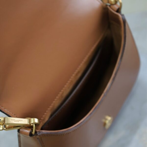 YSL VOLTAIRE TOP HANDLE in leather - Image 8